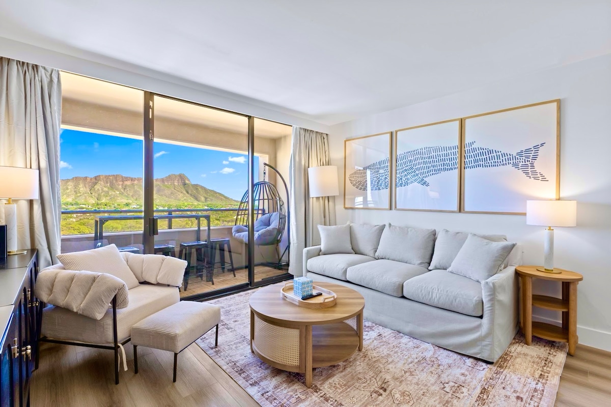 16F-Grand Diamond Head View-2BR-Waikiki w/Parking!