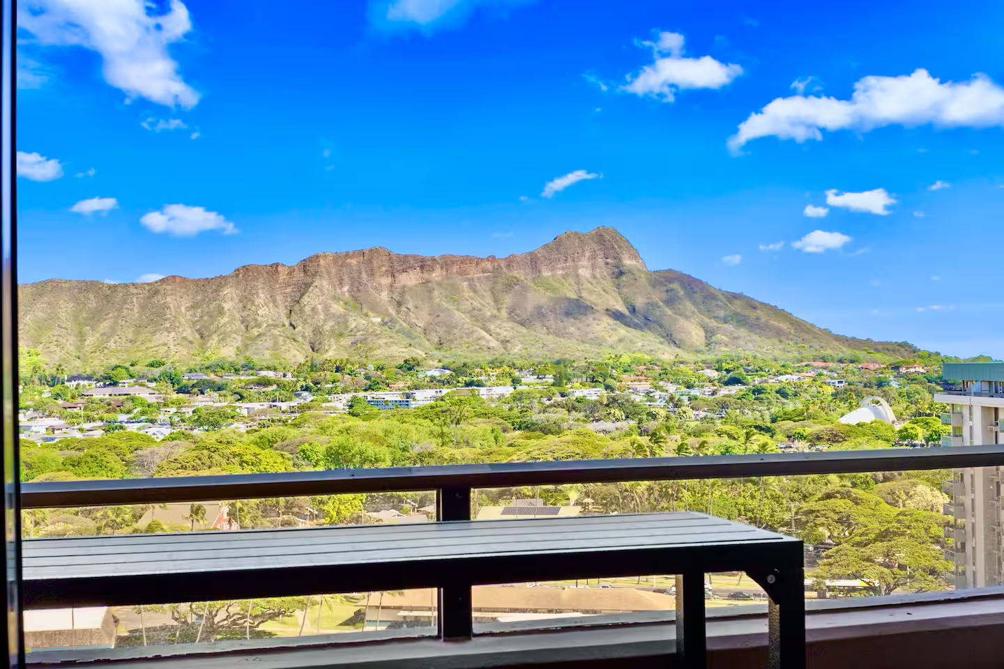 16F-Grand Diamond Head View-2BR-Waikiki w/Parking!