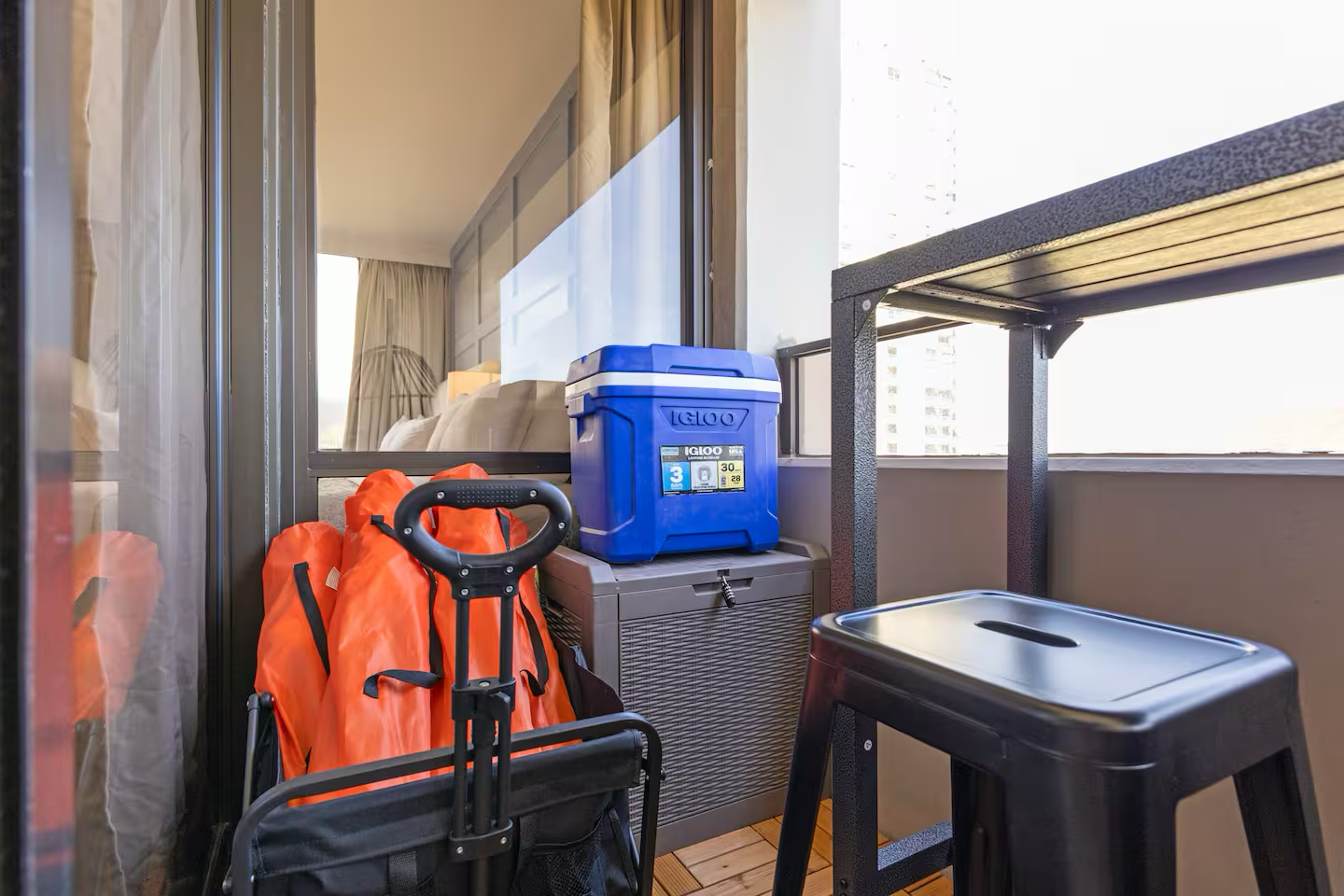 16F-Grand Diamond Head View-2BR-Waikiki w/Parking!