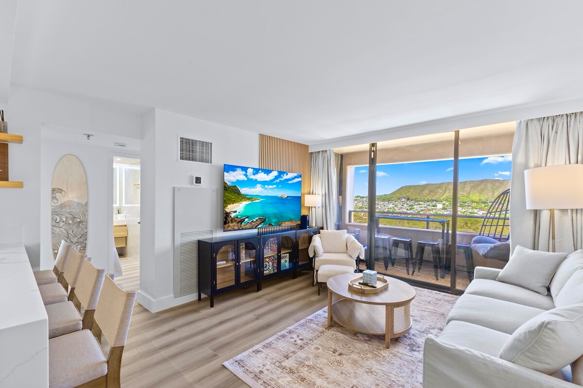 16F-Grand Diamond Head View-2BR-Waikiki w/Parking!