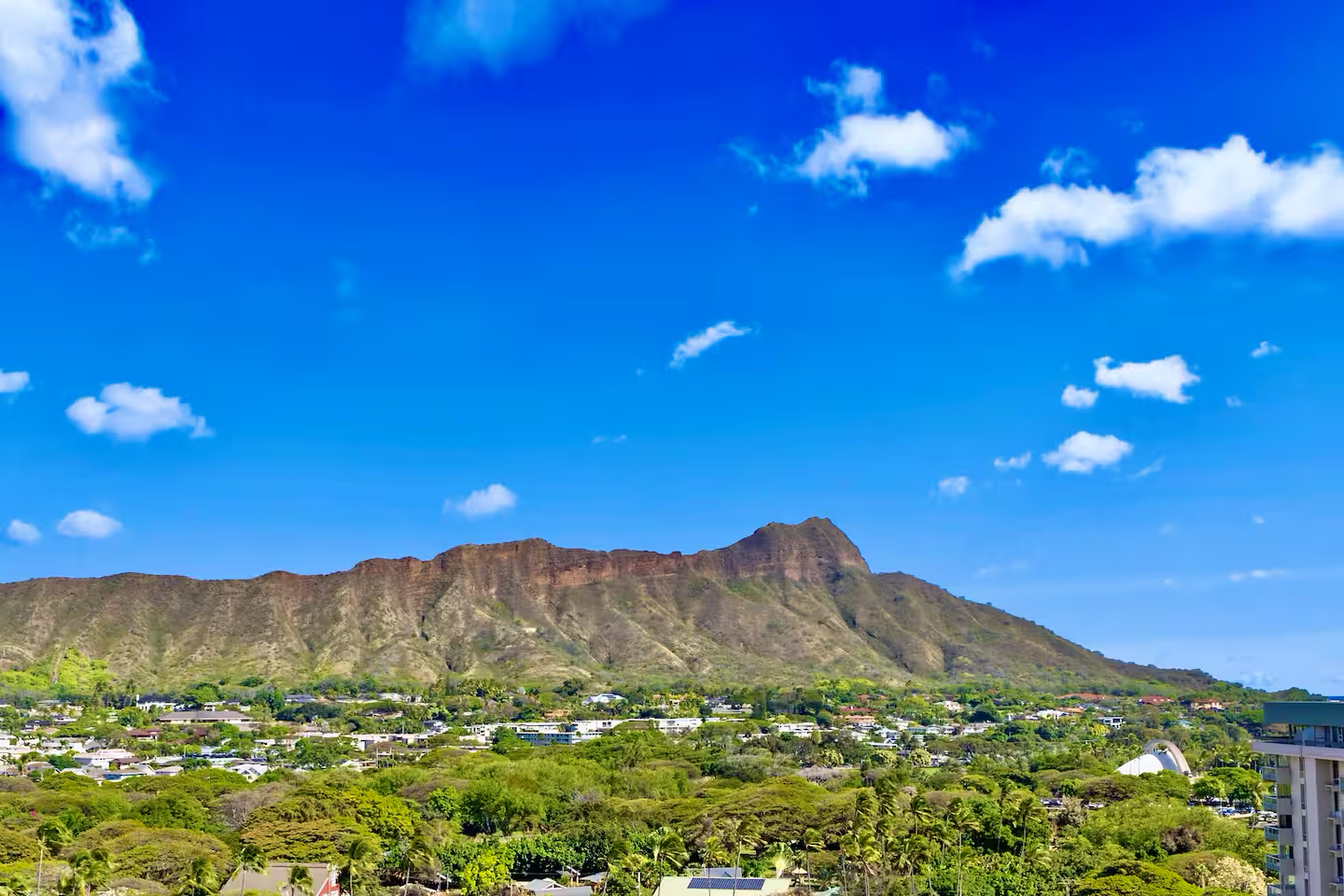 16F-Grand Diamond Head View-2BR-Waikiki w/Parking!