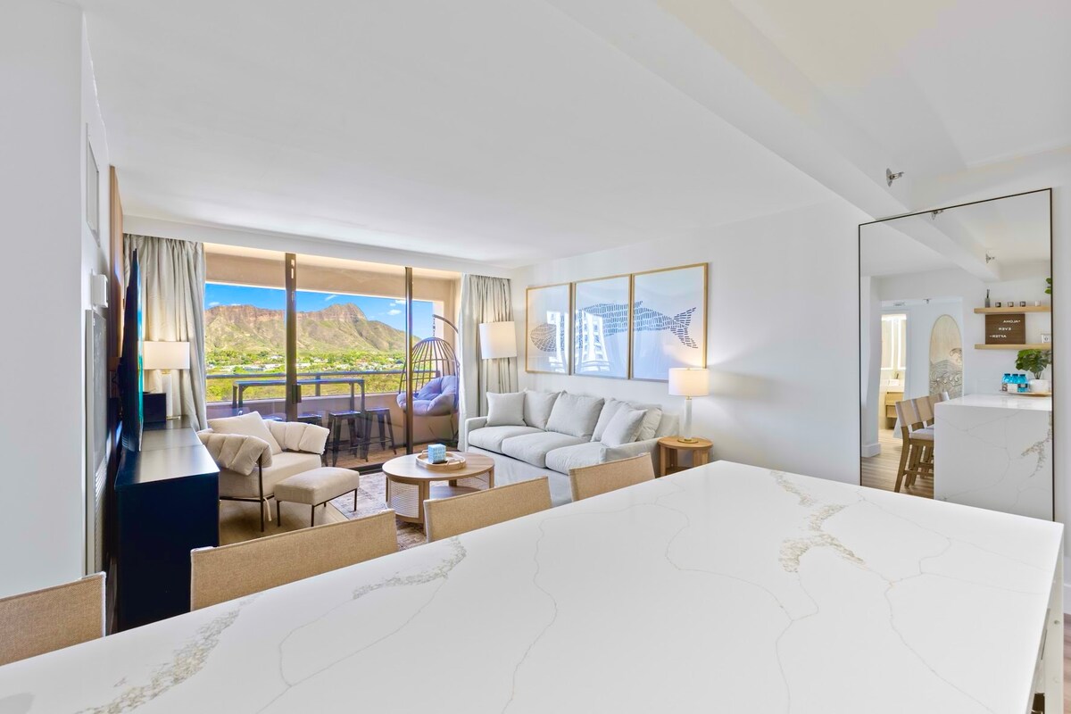 16F-Grand Diamond Head View-2BR-Waikiki w/Parking!