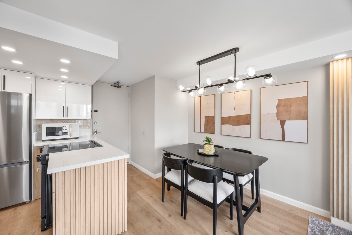 Stunning Tropical 1BR-Central Waikiki-Near Beach!