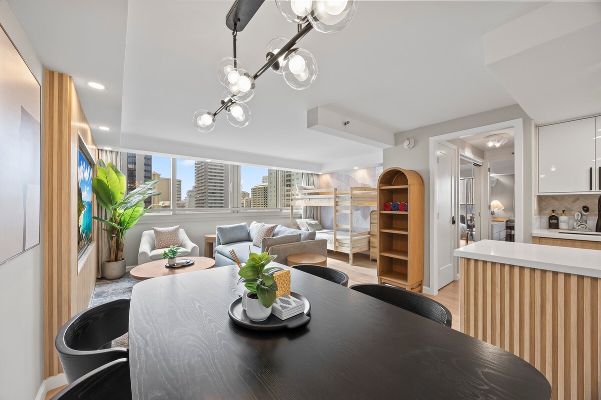 Stunning Tropical 1BR-Central Waikiki-Near Beach!
