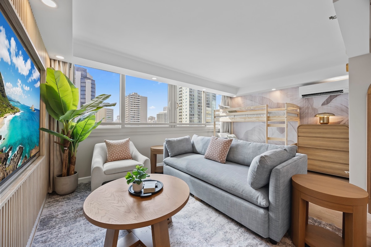 Stunning Tropical 1BR-Central Waikiki-Near Beach!