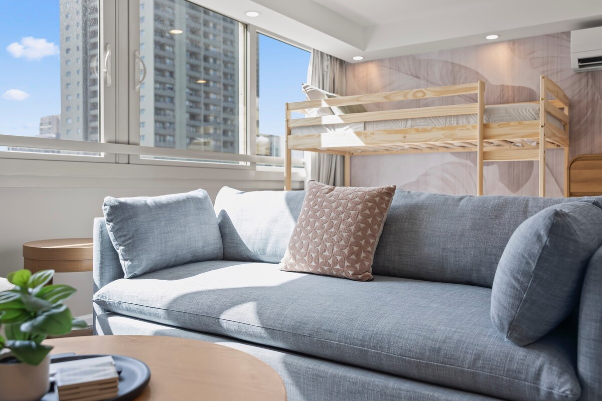 Stunning Tropical 1BR-Central Waikiki-Near Beach!