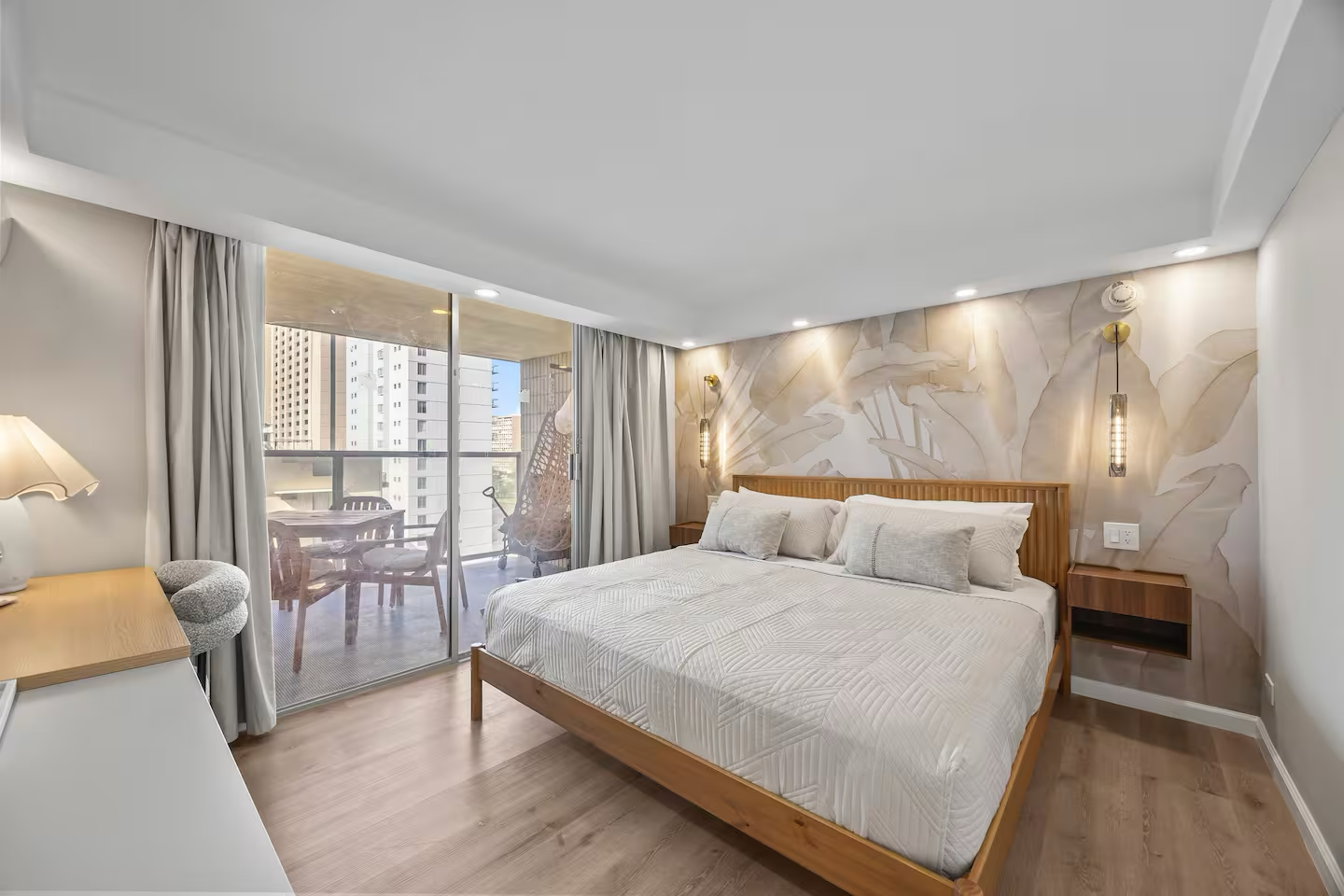 Stunning Tropical 1BR-Central Waikiki-Near Beach!