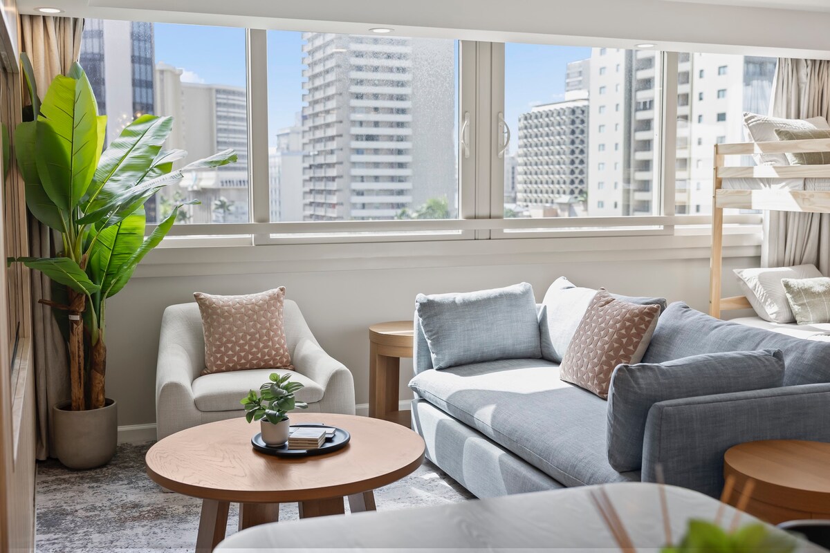 Stunning Tropical 1BR-Central Waikiki-Near Beach!