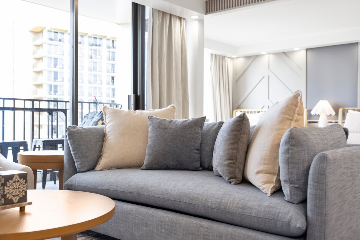 31F-Waikiki Banyan-1BR-Ocean & City Skyline Views