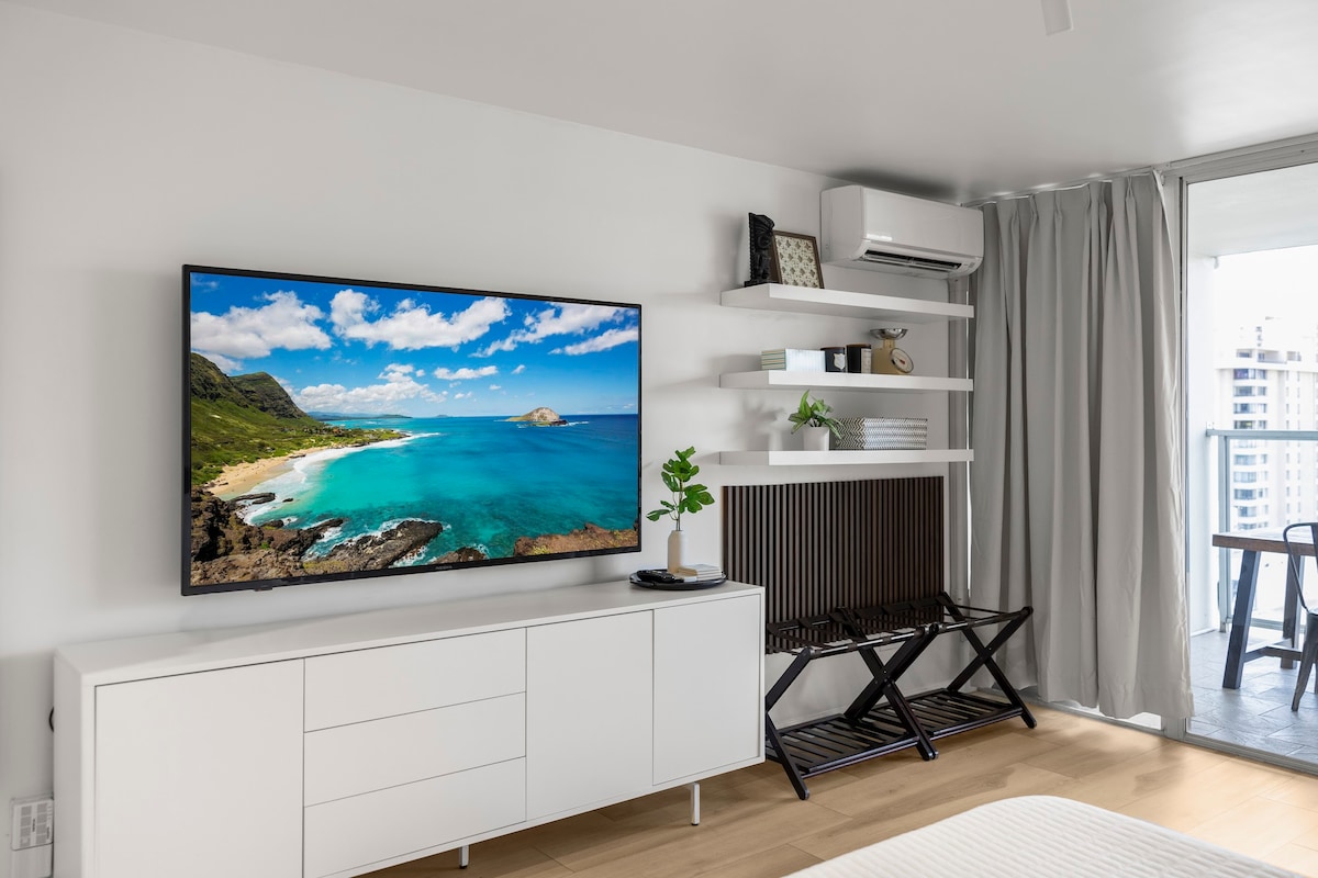 16F-Renovated Modern King Studio-Waikiki Beach~