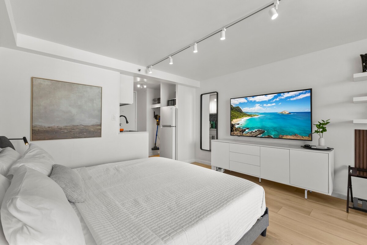 16F-Renovated Modern King Studio-Waikiki Beach~