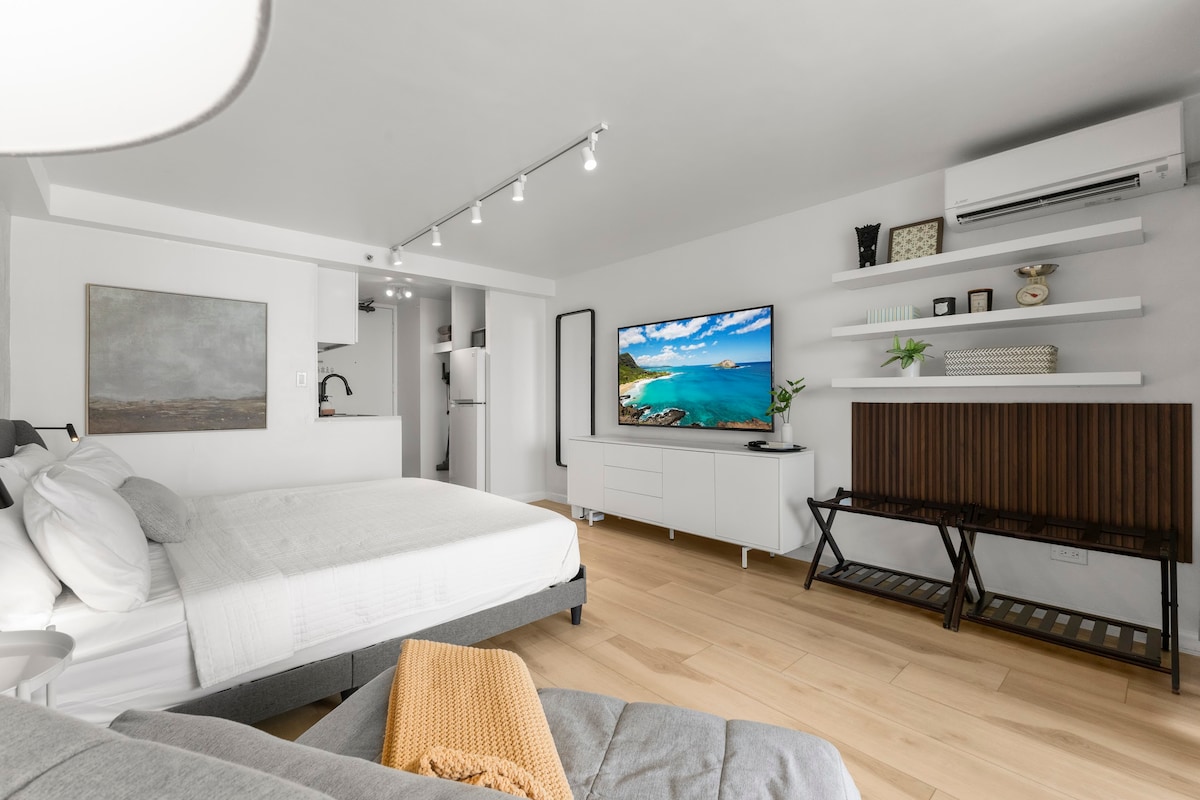 16F-Renovated Modern King Studio-Waikiki Beach~