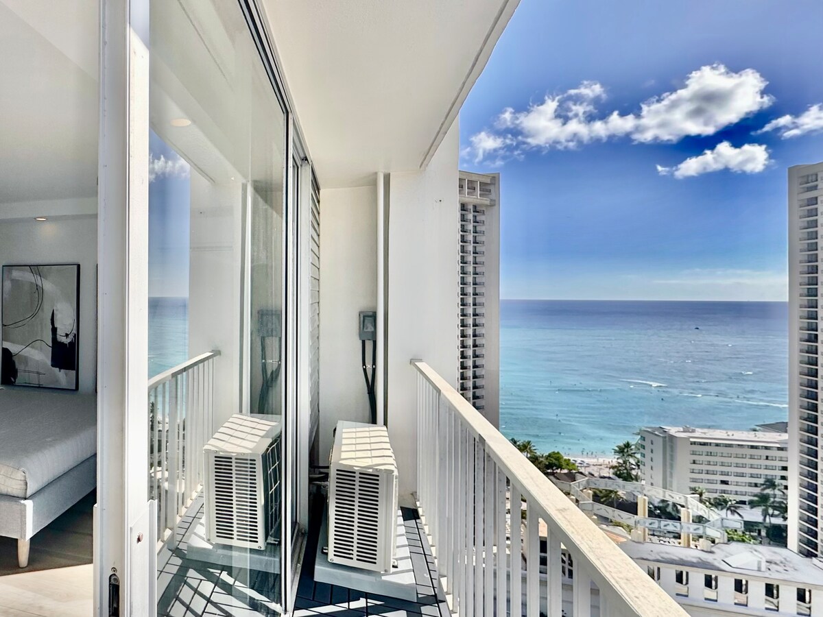 Top FL-Chic Upscale Studio w/2 Queens Near Beach