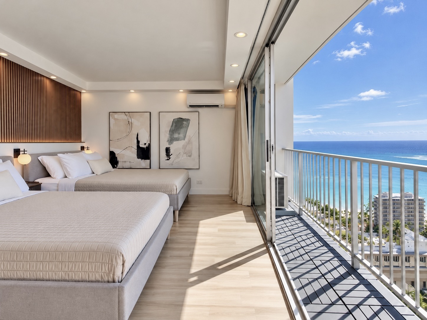 Top FL-Chic Upscale Studio w/2 Queens Near Beach