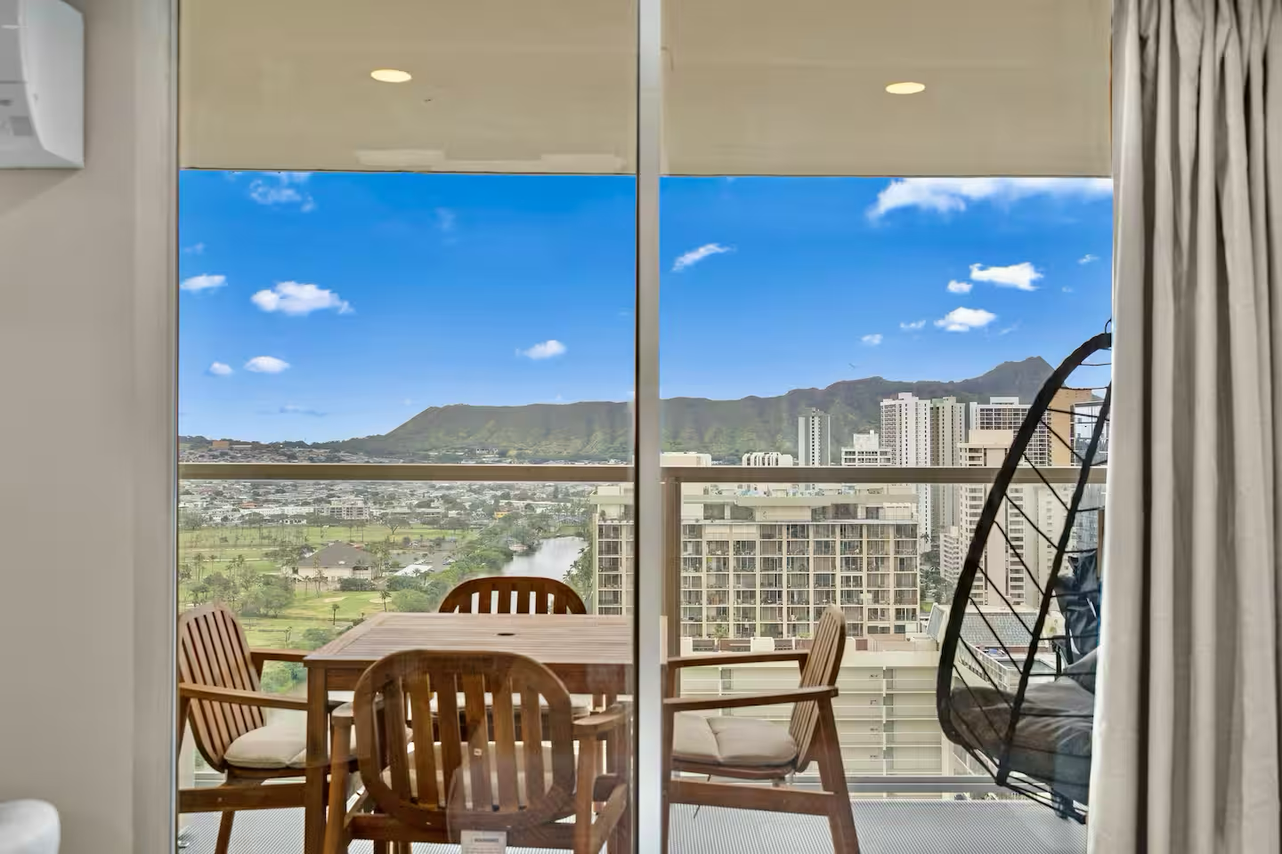 34F-Waikiki 1BR Retreat-Ocean & Diamond Head Views