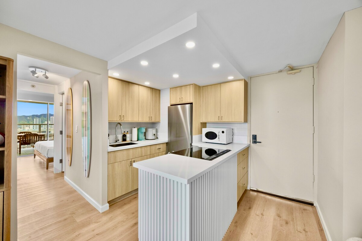 34F-Waikiki 1BR Retreat-Ocean & Diamond Head Views