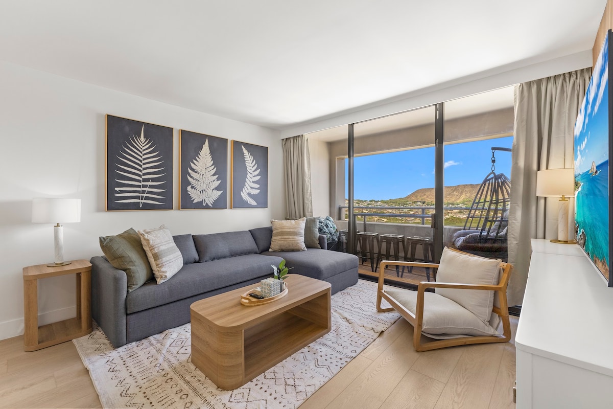 17F-Grand Diamond Head View-2BR-Waikiki w/Parking!