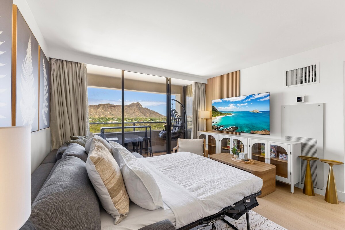 17F-Grand Diamond Head View-2BR-Waikiki w/Parking!