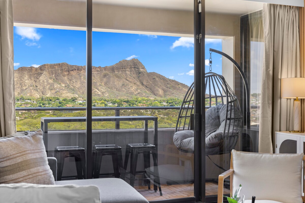 17F-Grand Diamond Head View-2BR-Waikiki w/Parking!