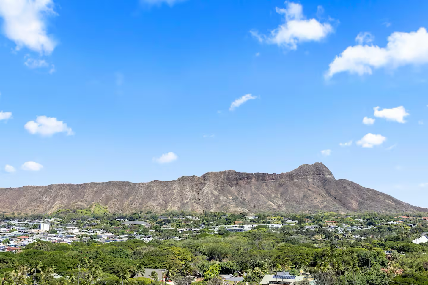 17F-Grand Diamond Head View-2BR-Waikiki w/Parking!