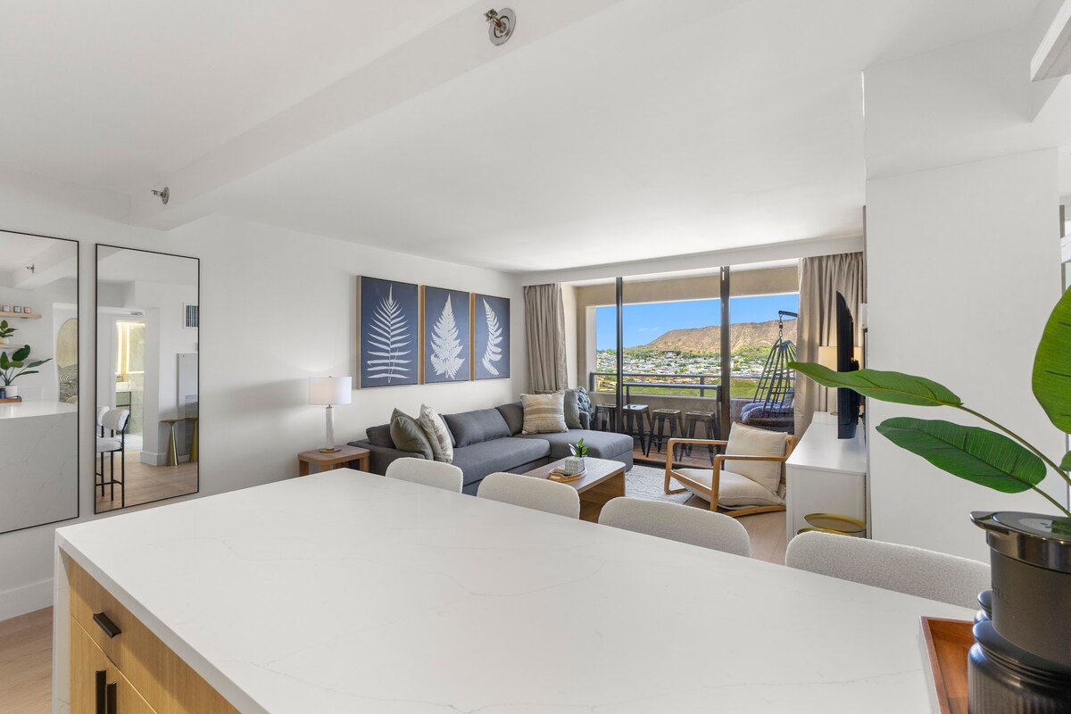 17F-Grand Diamond Head View-2BR-Waikiki w/Parking!