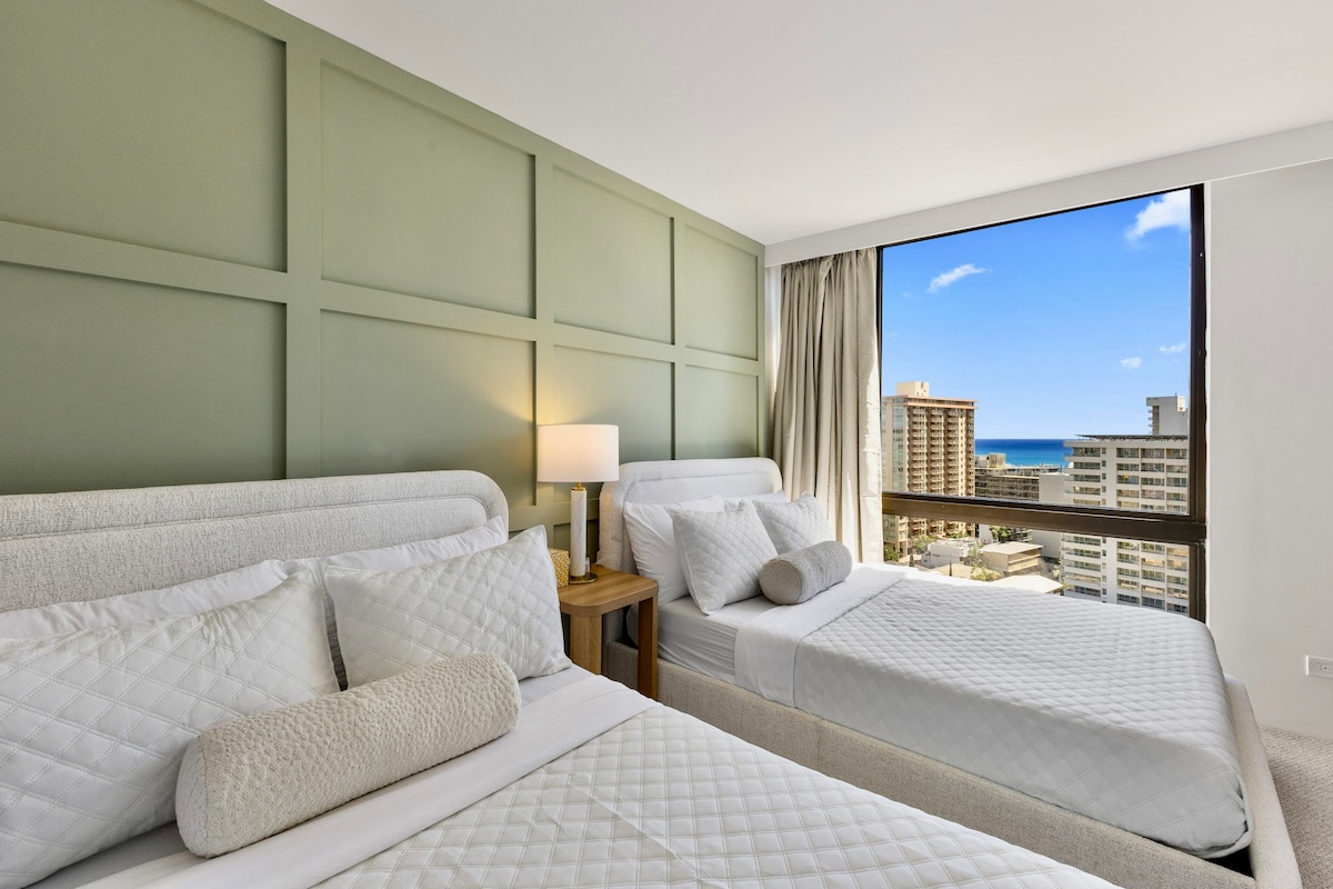 17F-Grand Diamond Head View-2BR-Waikiki w/Parking!
