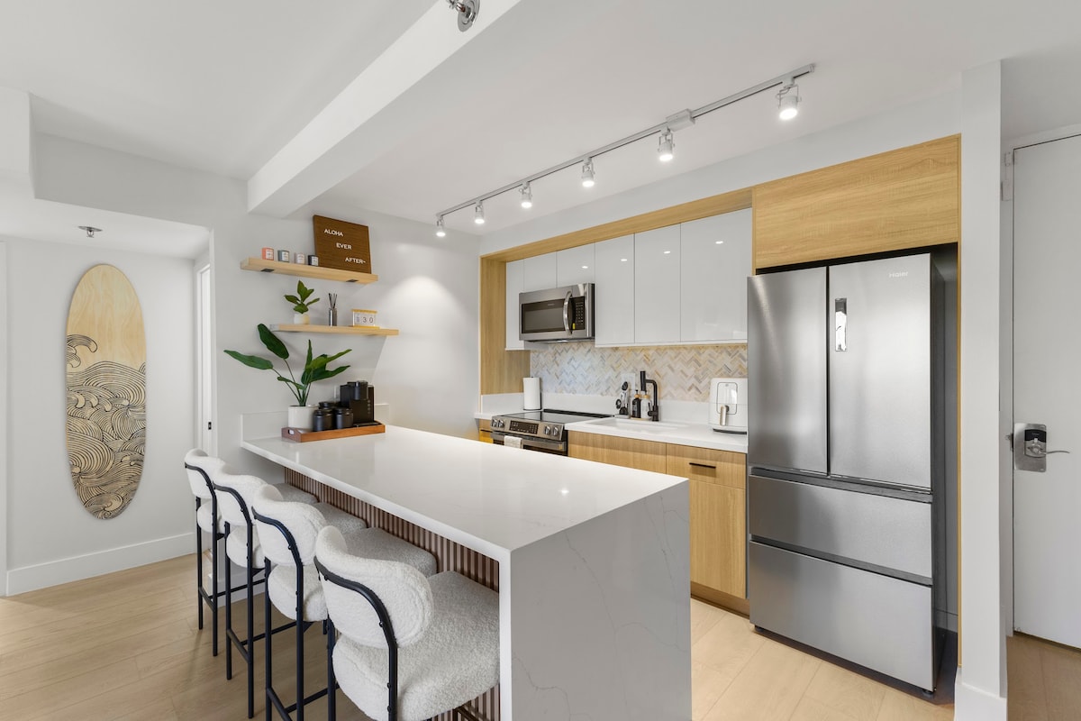 17F-Grand Diamond Head View-2BR-Waikiki w/Parking!