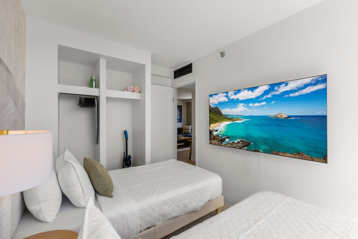 17F-Grand Diamond Head View-2BR-Waikiki w/Parking!
