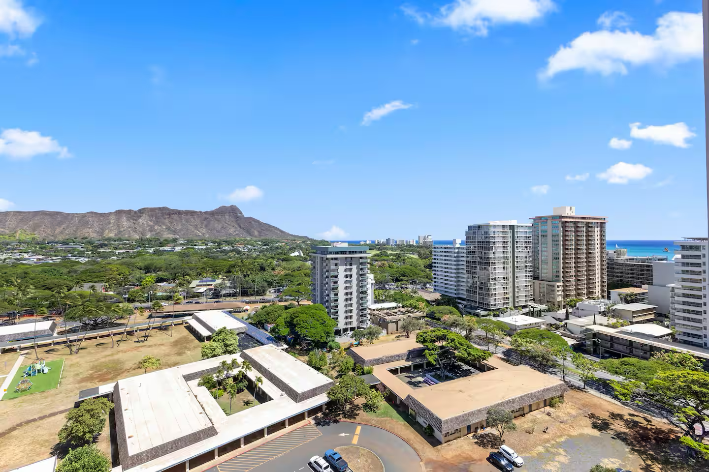 17F-Grand Diamond Head View-2BR-Waikiki w/Parking!