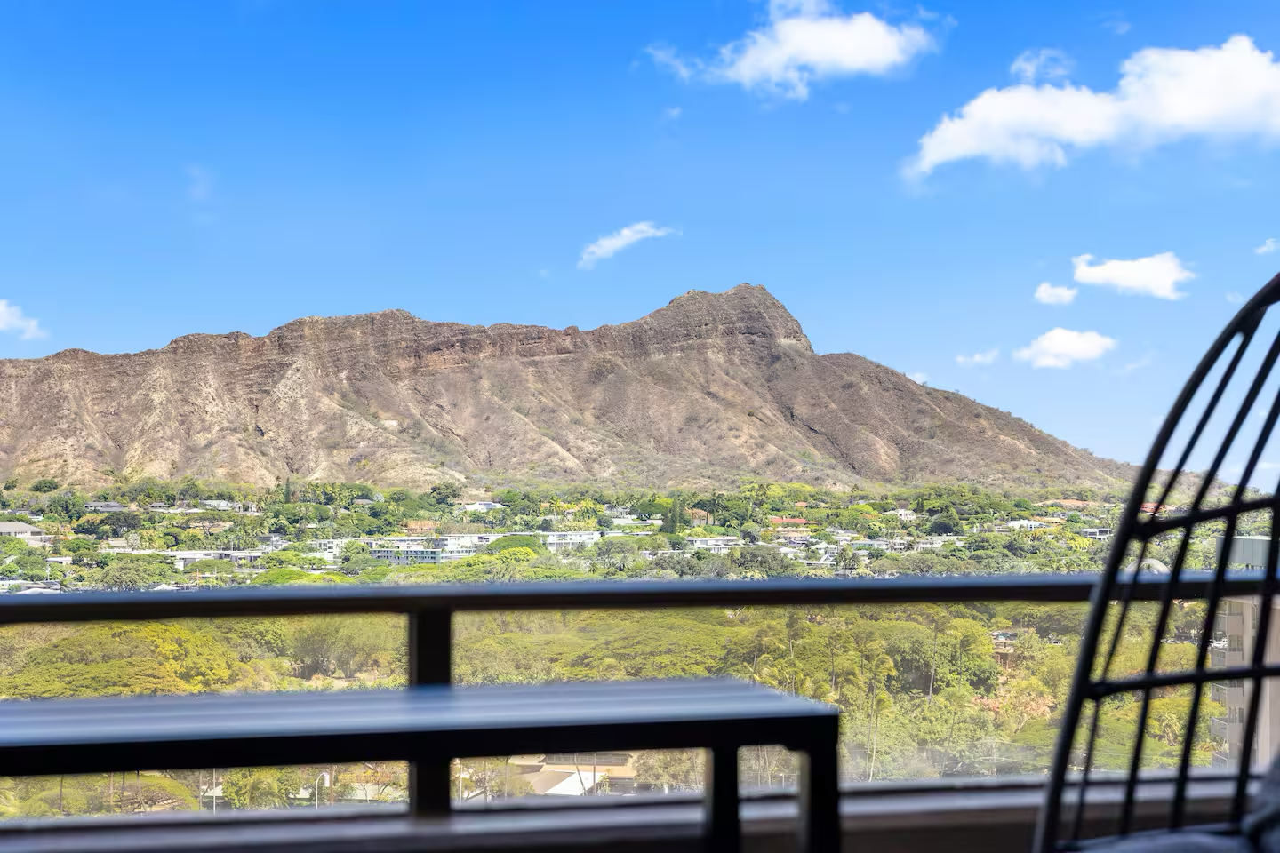 17F-Grand Diamond Head View-2BR-Waikiki w/Parking!