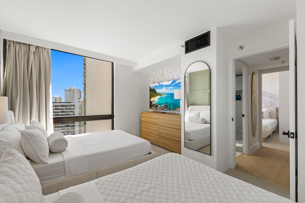 17F-Grand Diamond Head View-2BR-Waikiki w/Parking!