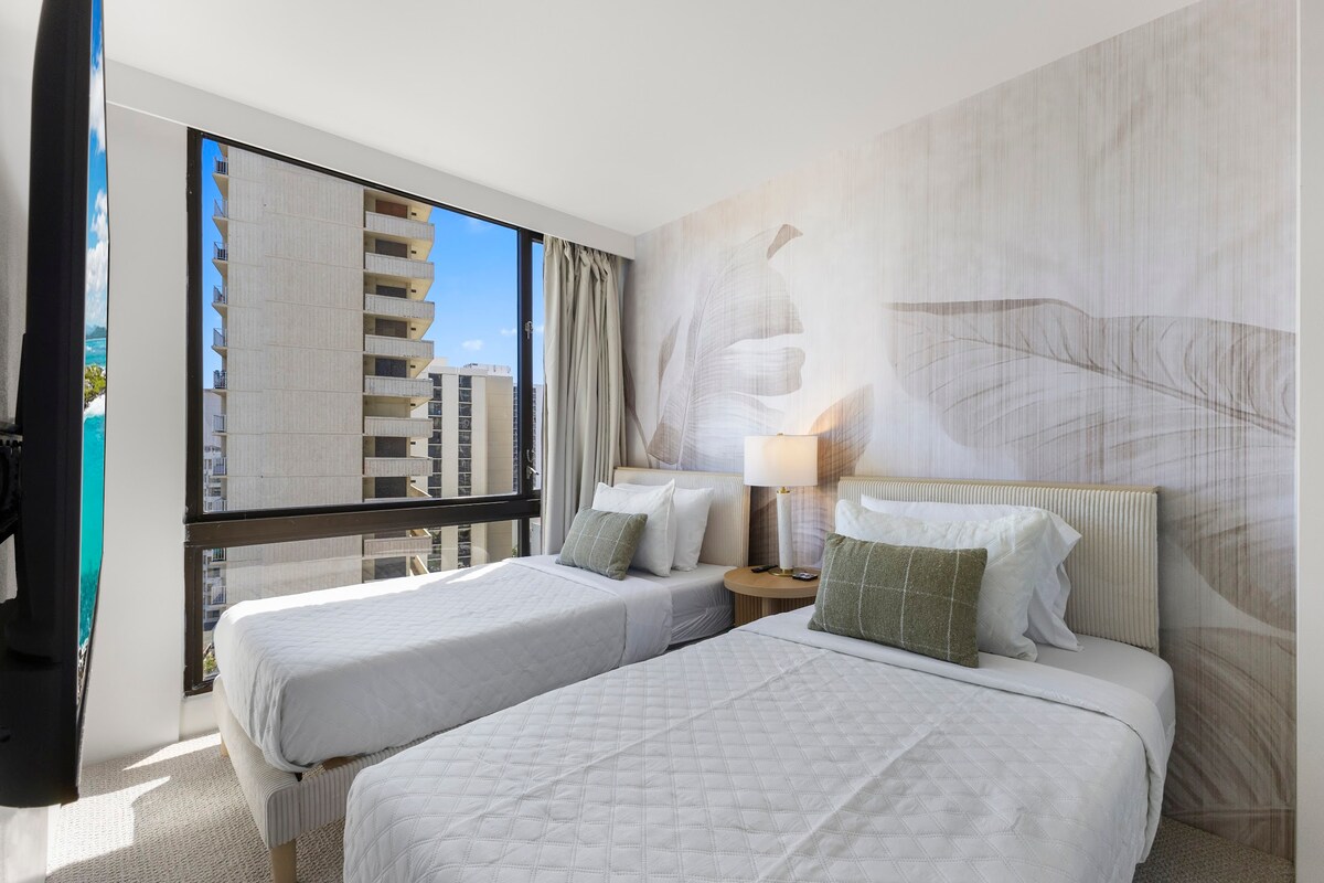 17F-Grand Diamond Head View-2BR-Waikiki w/Parking!