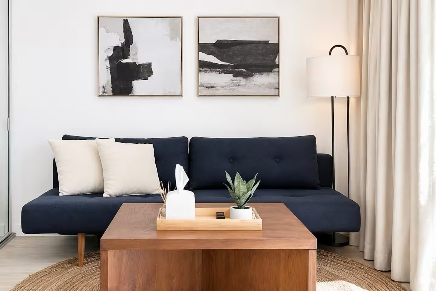 Walk to the beach!-Cozy Renovated Waikiki Studio~