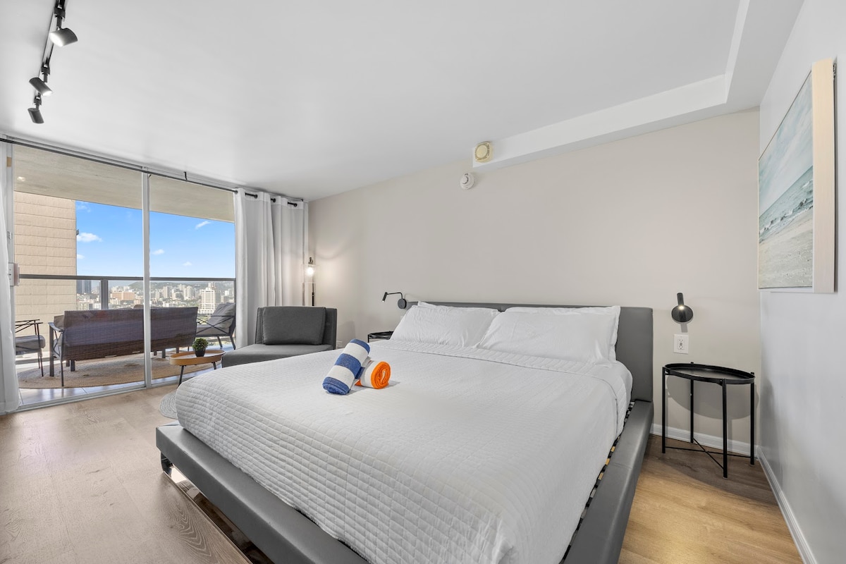 26FL-Renovated Modern & Chic King Studio-Waikiki