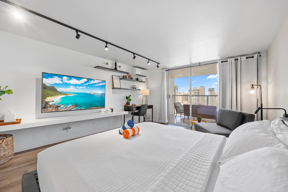 26FL-Renovated Modern & Chic King Studio-Waikiki