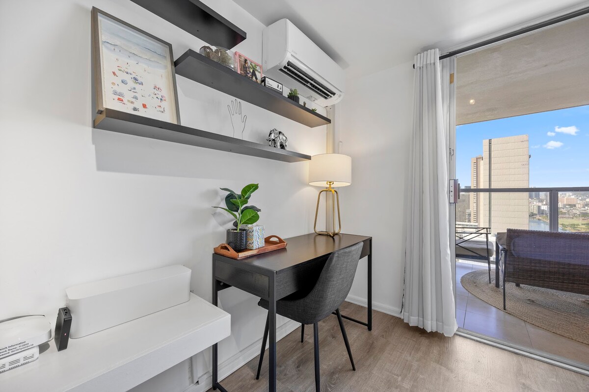 26FL-Renovated Modern & Chic King Studio-Waikiki