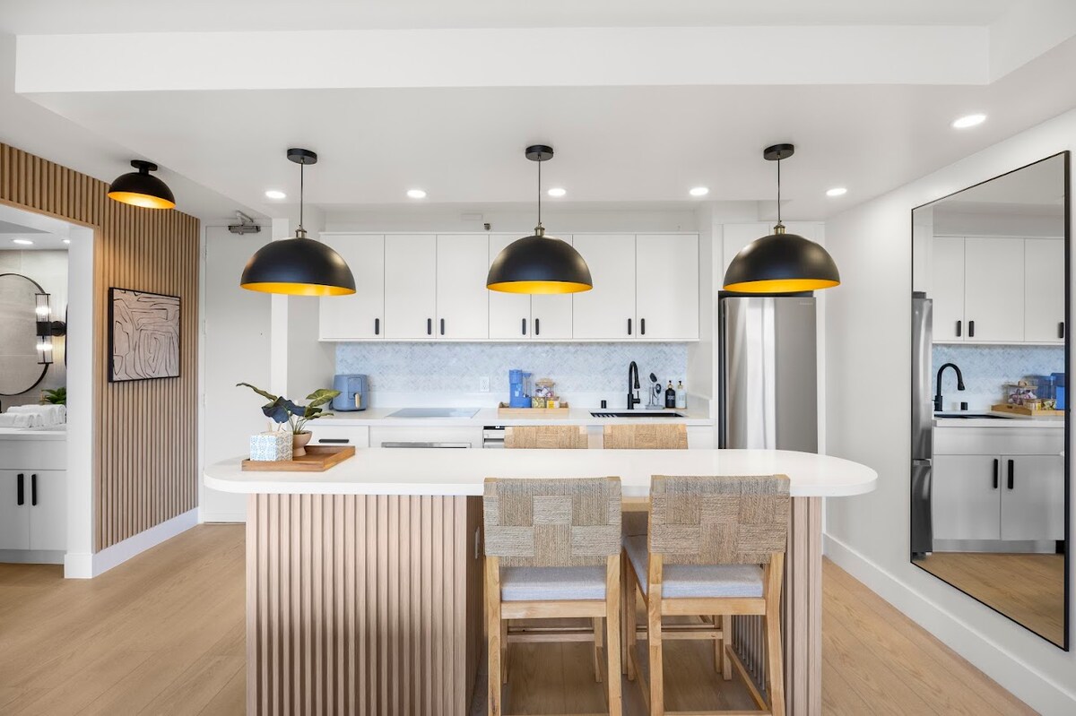 23F-Upscale 1BR-Mountain View-Free Parking w/ Pool