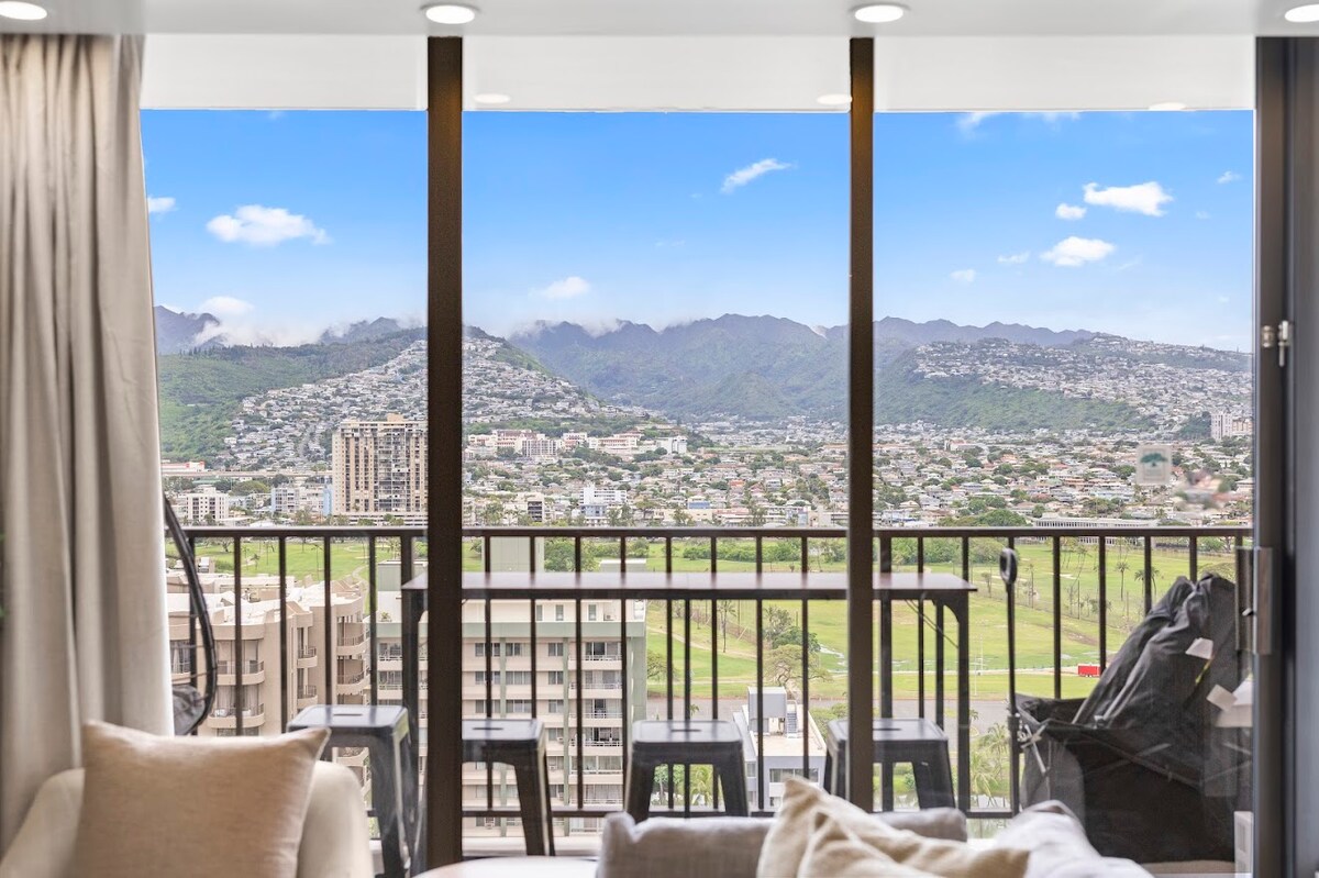 23F-Upscale 1BR-Mountain View-Free Parking w/ Pool