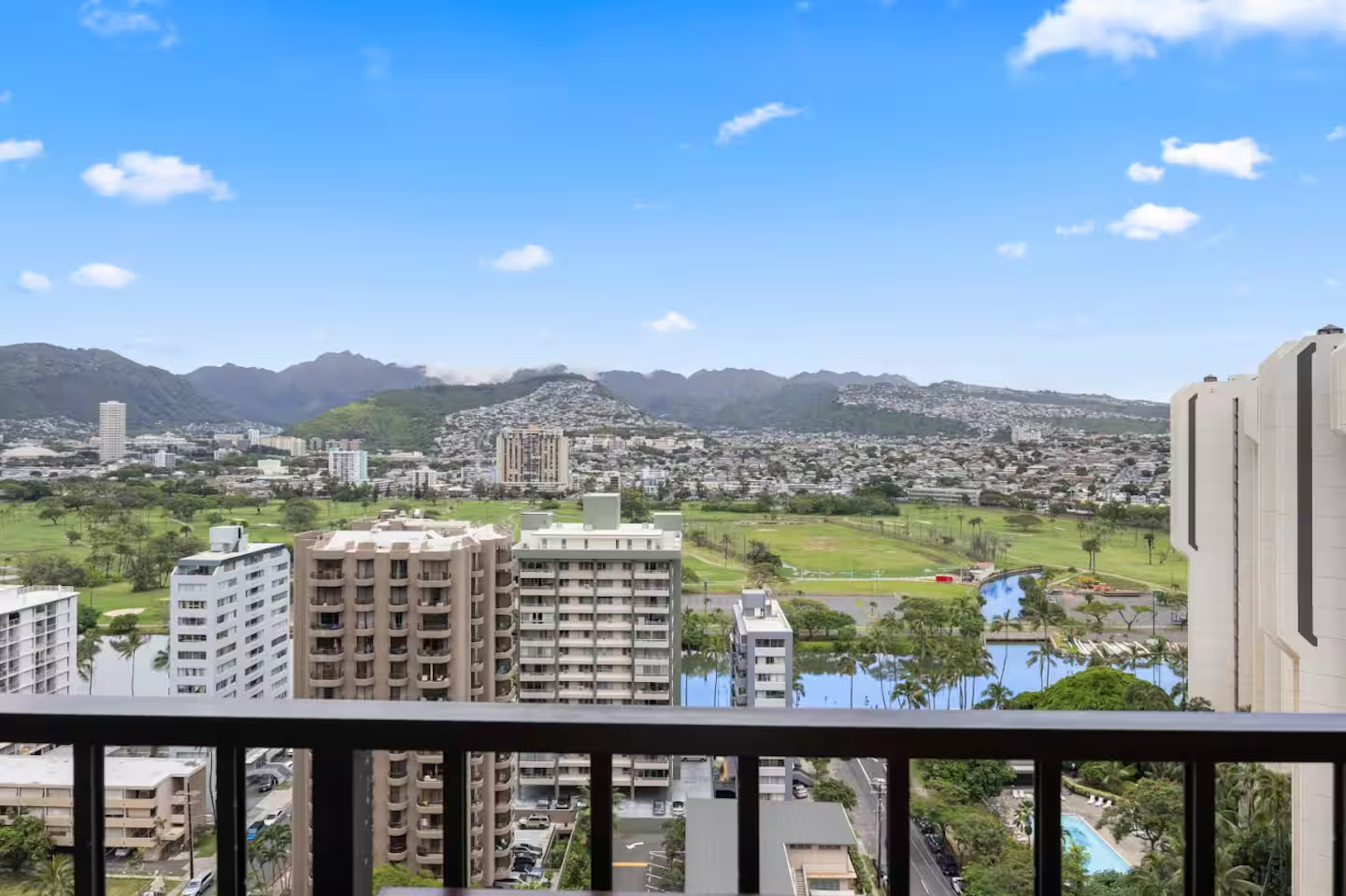 23F-Upscale 1BR-Mountain View-Free Parking w/ Pool