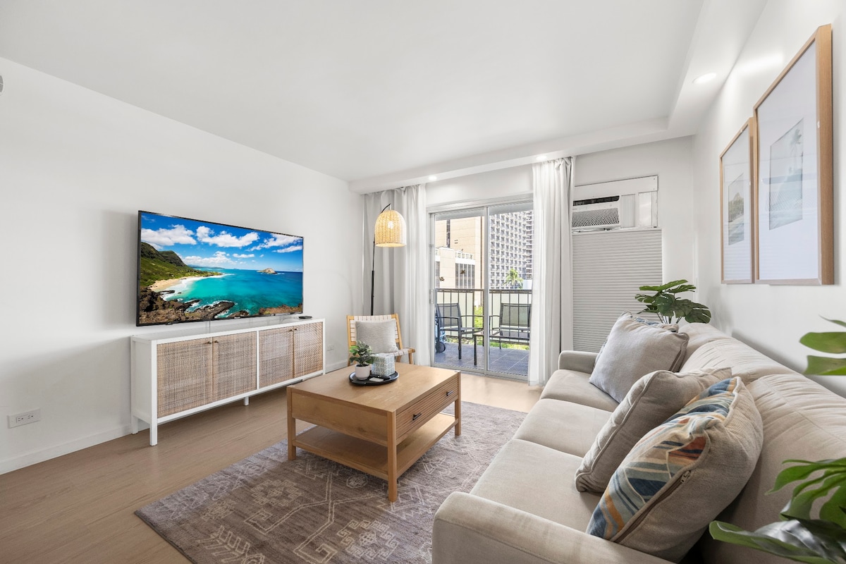 Hidden Oasis-2BR|2BTH w/Parking-Waikiki Beach
