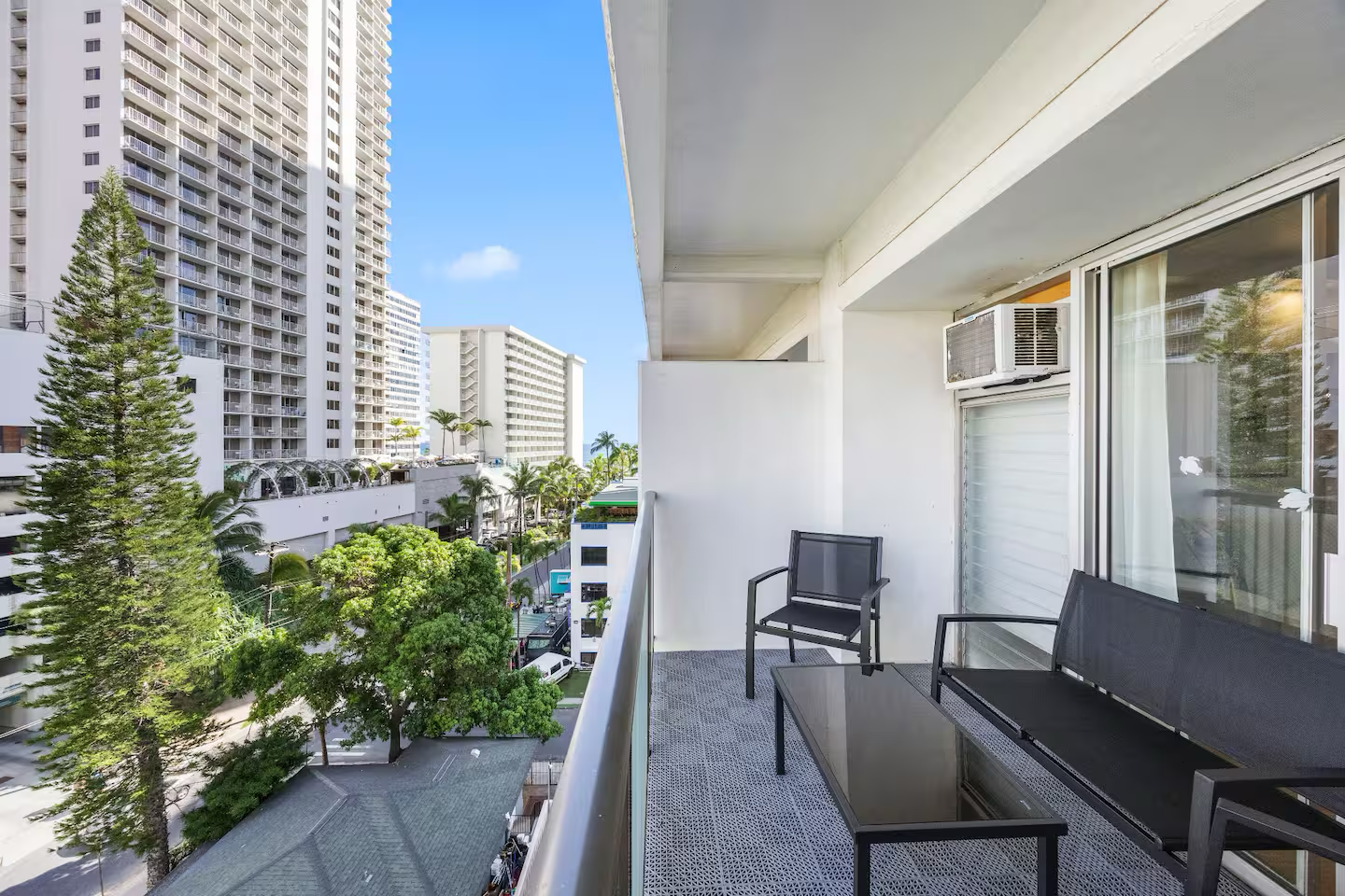 Hidden Oasis-2BR|2BTH w/Parking-Waikiki Beach