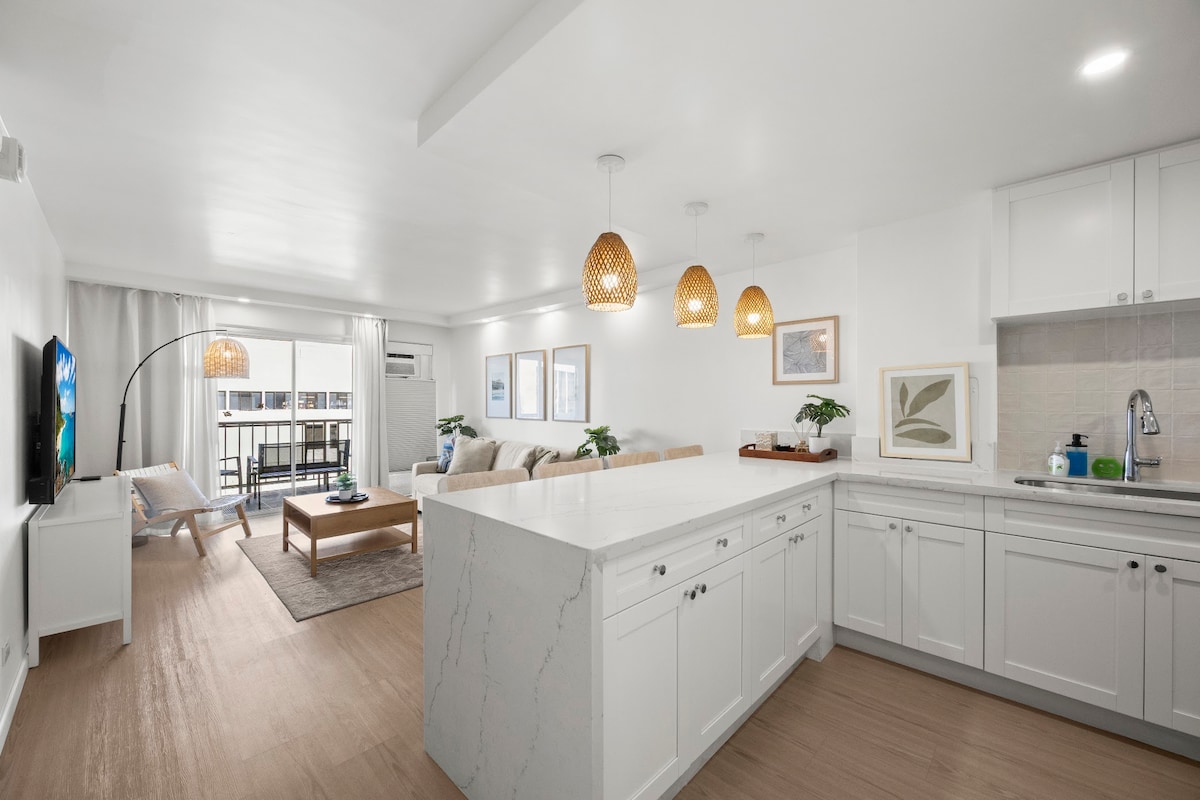 Hidden Oasis-2BR|2BTH w/Parking-Waikiki Beach