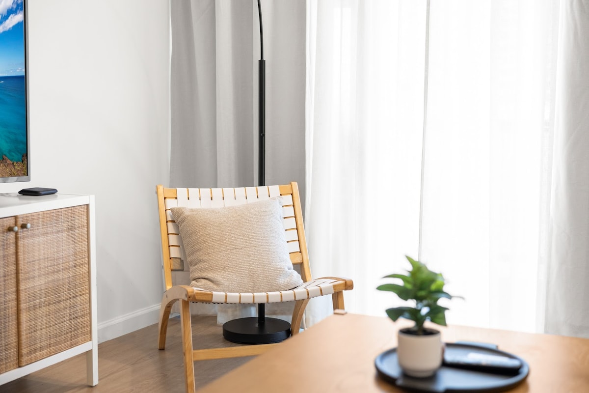 Hidden Oasis-2BR|2BTH w/Parking-Waikiki Beach