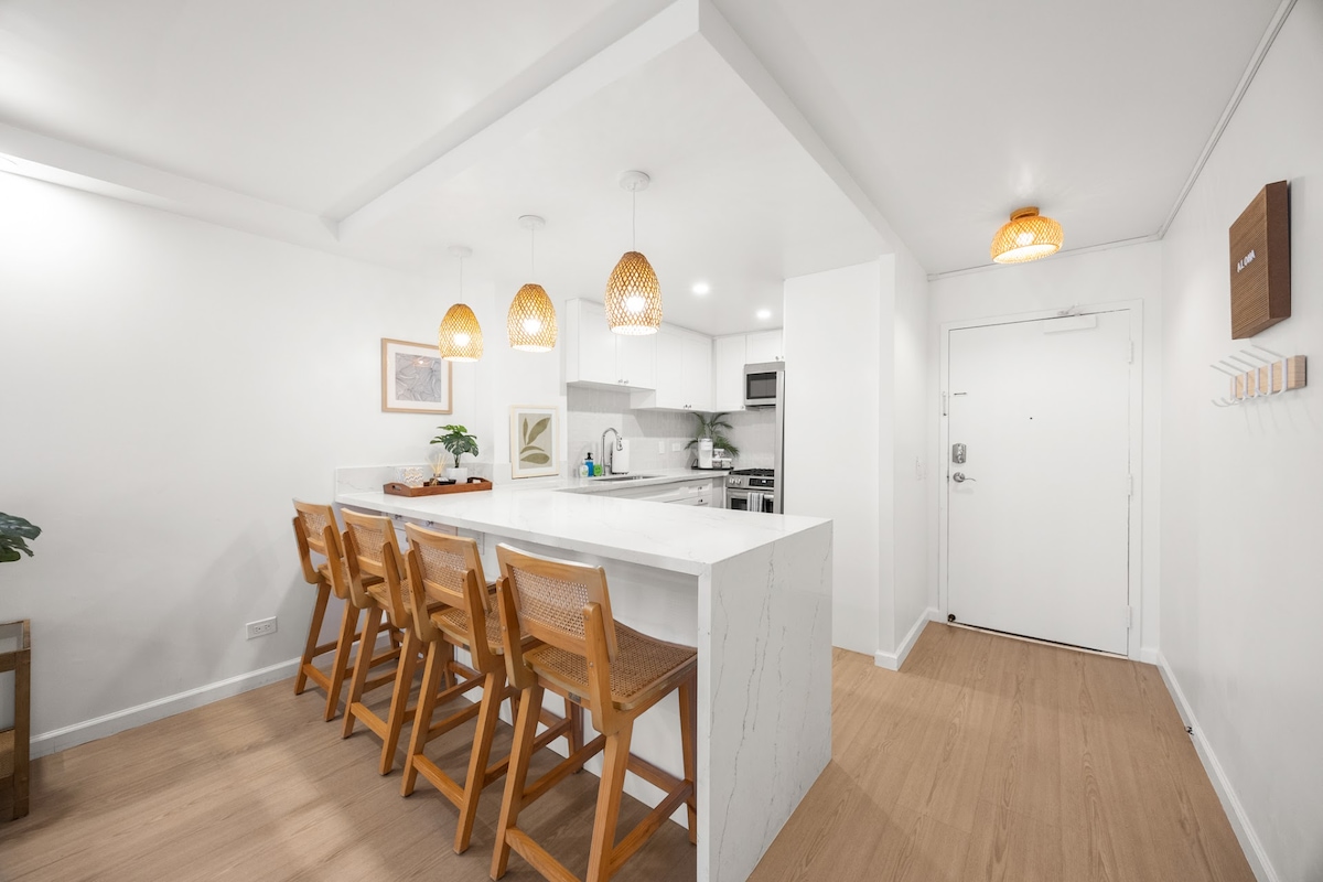 Hidden Oasis-2BR|2BTH w/Parking-Waikiki Beach