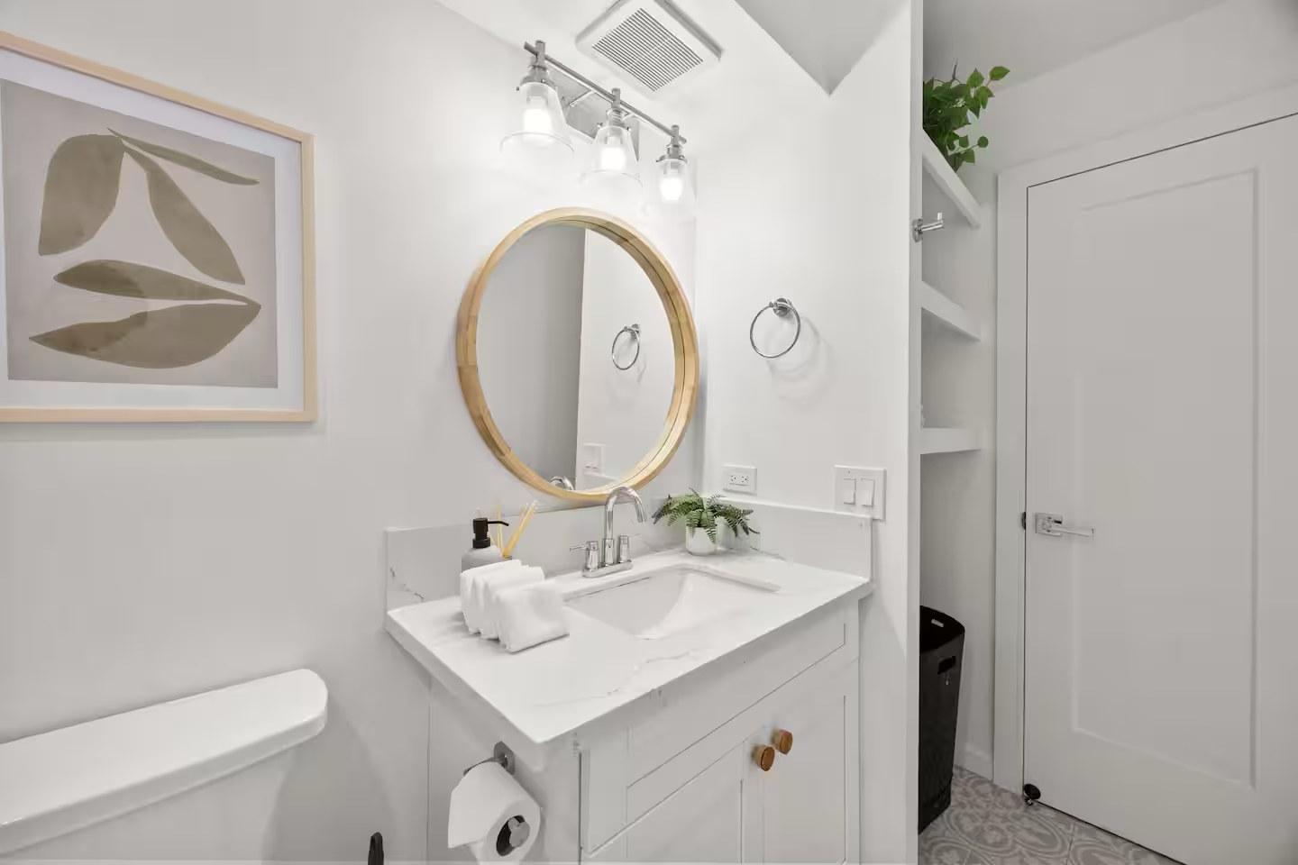 Hidden Oasis-2BR|2BTH w/Parking-Waikiki Beach