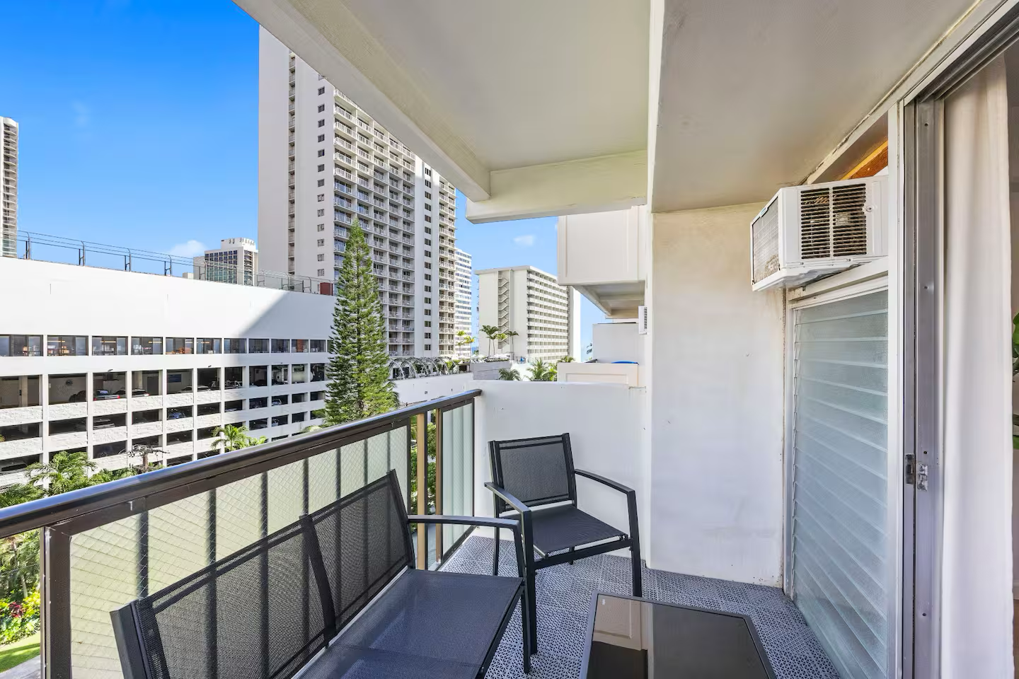 Hidden Oasis-2BR|2BTH w/Parking-Waikiki Beach