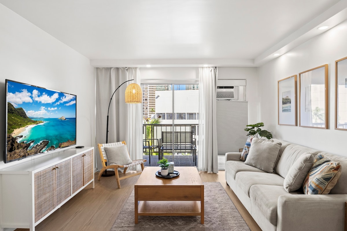 Hidden Oasis-2BR|2BTH w/Parking-Waikiki Beach