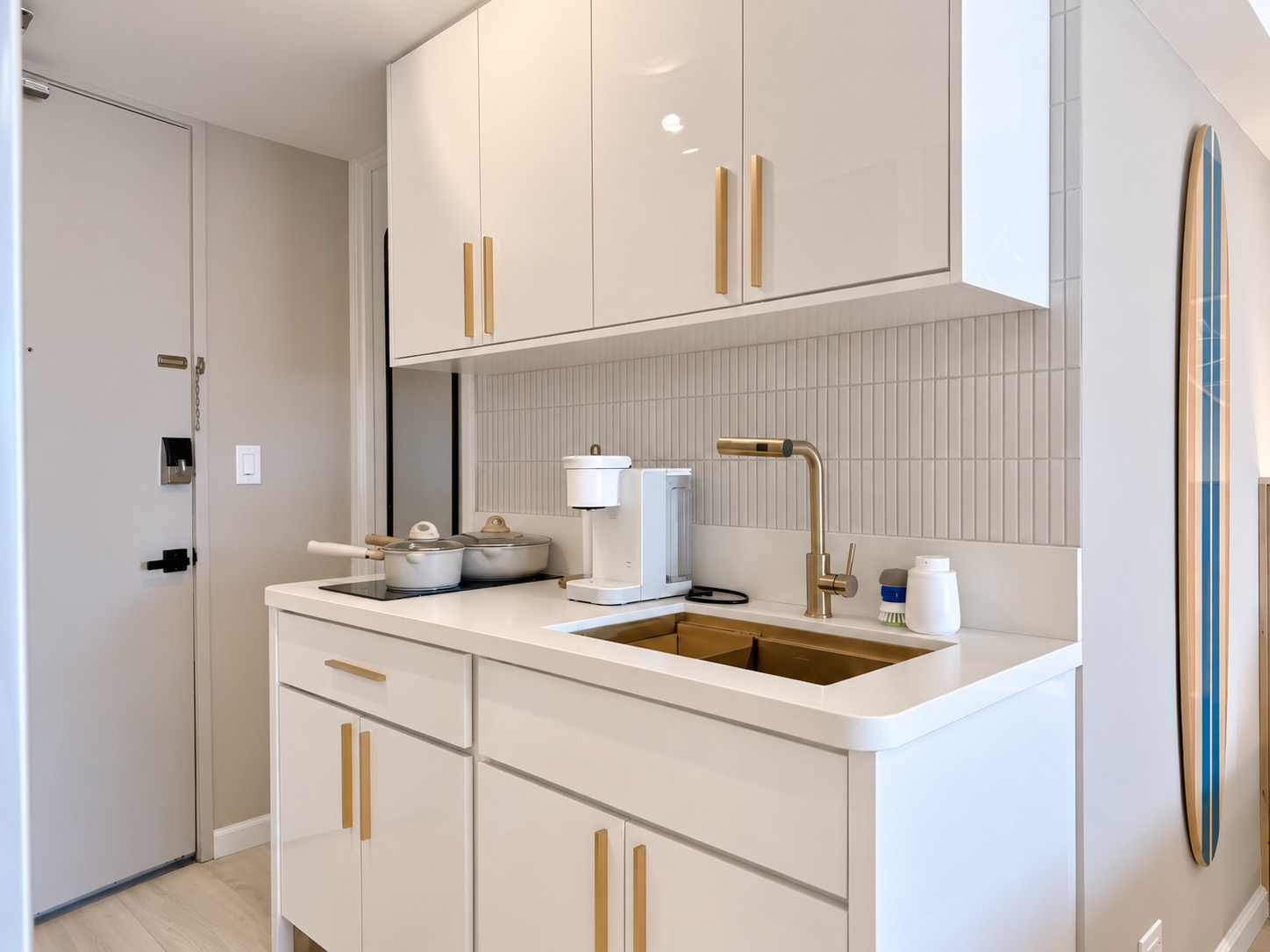 19F-Stunning Modern Studio/2 Queens-Waikiki Beach~