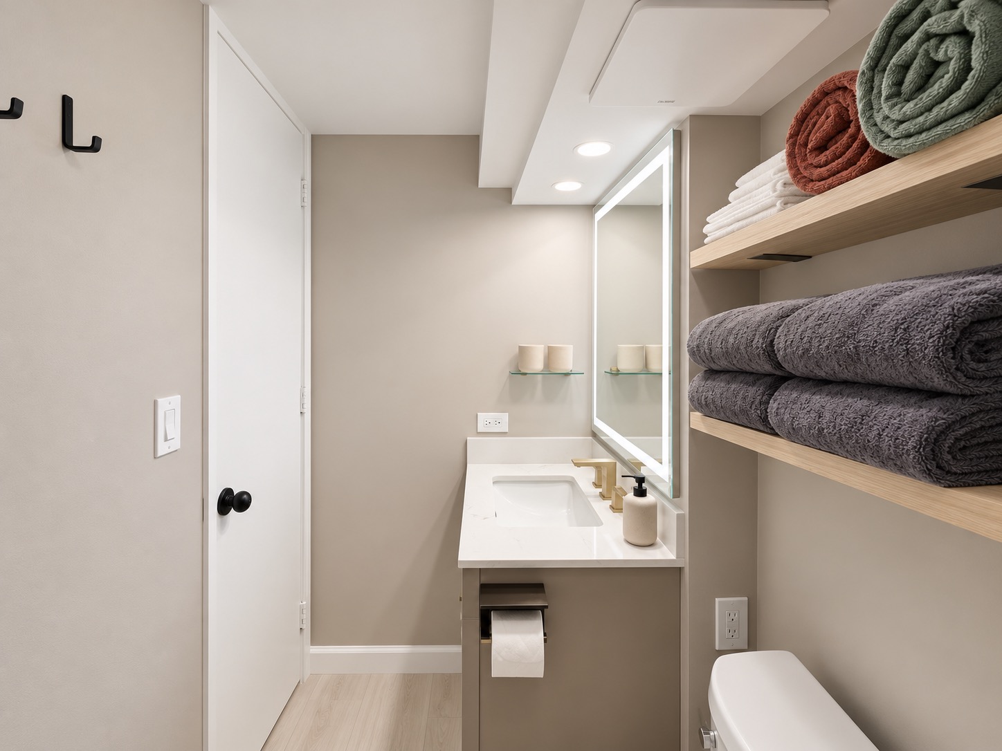 19F-Stunning Modern Studio/2 Queens-Waikiki Beach~