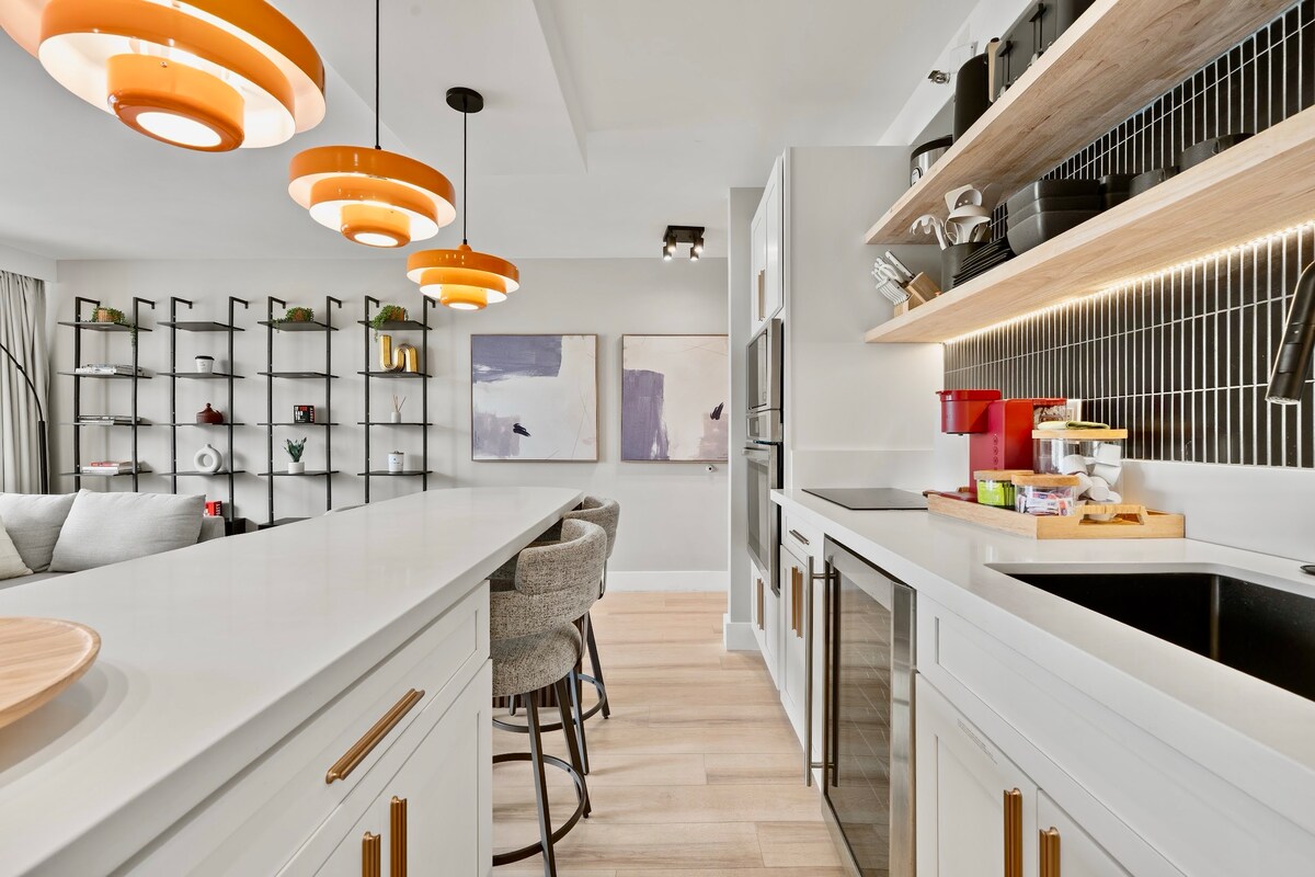 25FL-Upscale Ultra Modern-Premium 1BR W/Parking
